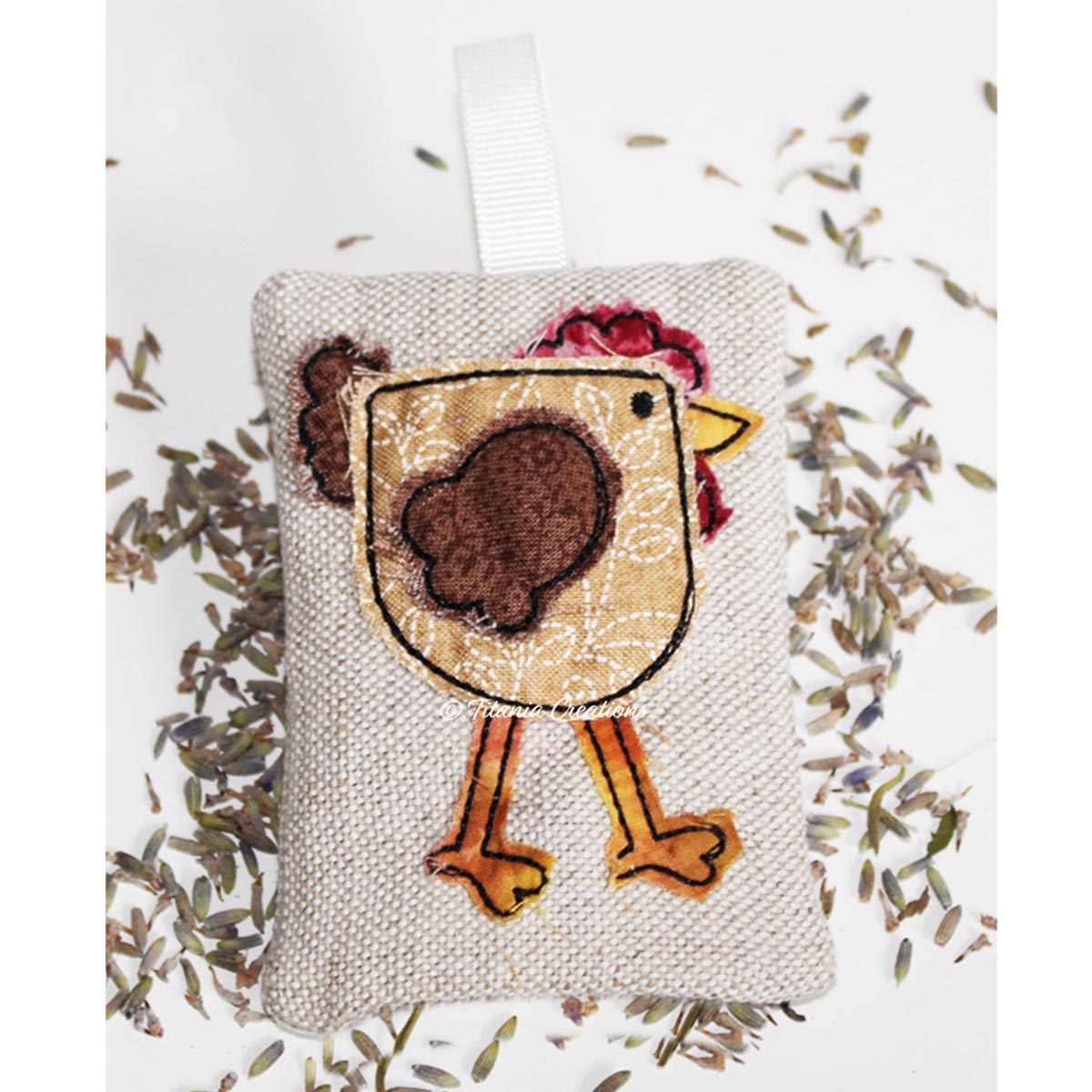 ITH Applique WALKING HEN Lavender Sachet 4x4